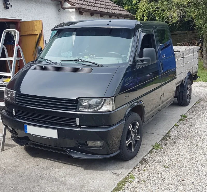 T4 mit moderner Sonnenblende